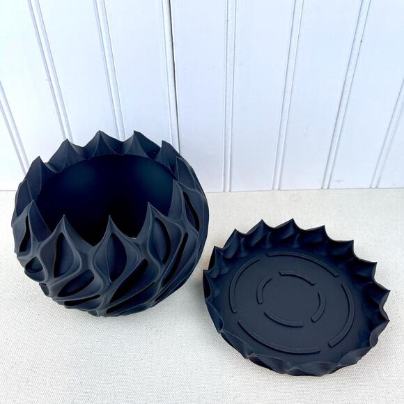 Modern Geometric Planter Pot, Twisted Planter Pot, Small Indoor Flower Pot - Picture 7 of 10